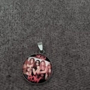 SKID ROW GROUP NECKLACE